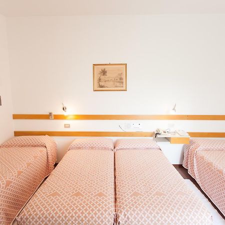 Hotel Rossini Tabiano Terme Zewnętrze zdjęcie
