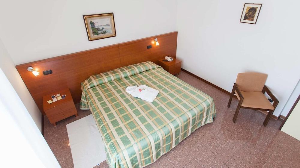 Hotel Rossini Tabiano Terme Zewnętrze zdjęcie