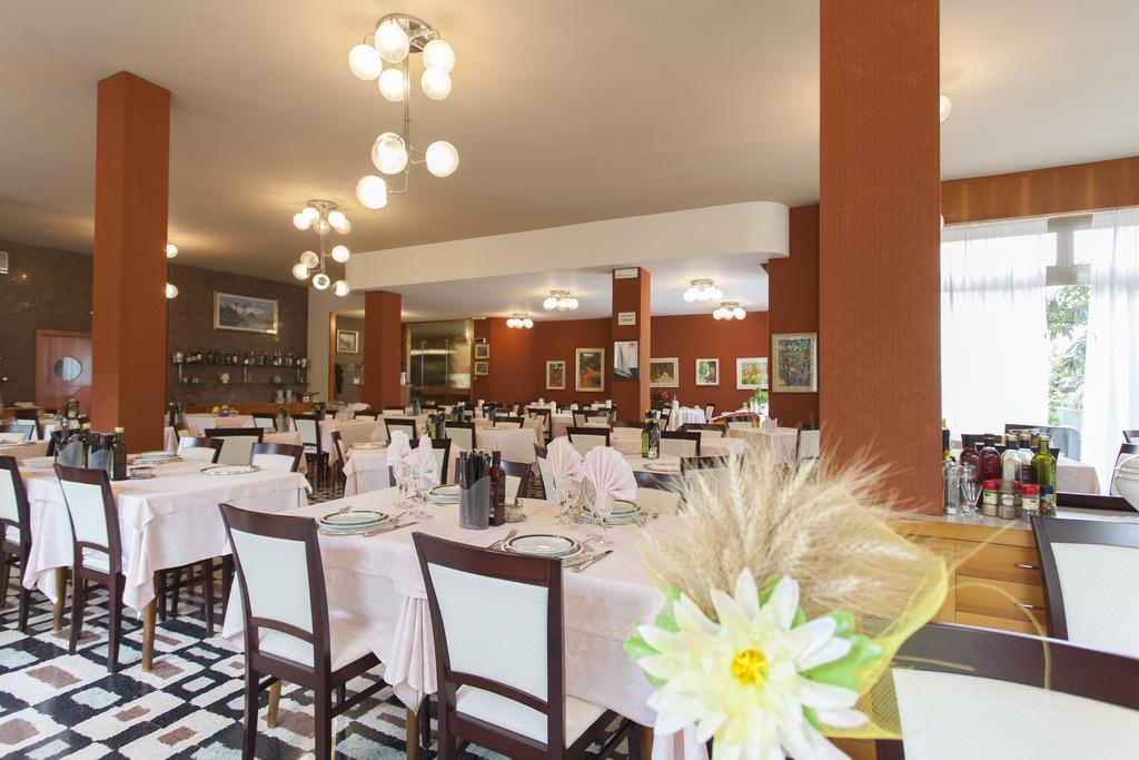 Hotel Rossini Tabiano Terme Zewnętrze zdjęcie