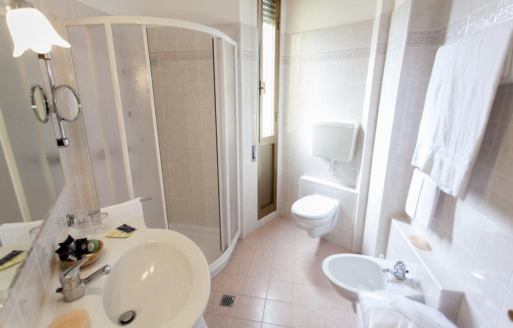 Hotel Rossini Tabiano Terme Zewnętrze zdjęcie