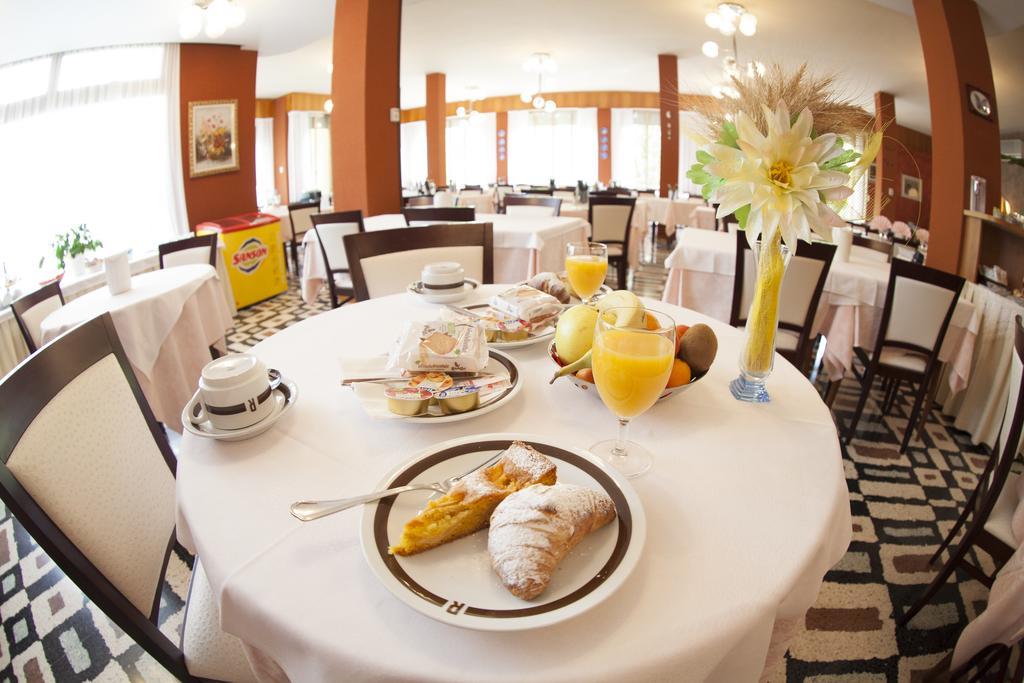 Hotel Rossini Tabiano Terme Zewnętrze zdjęcie