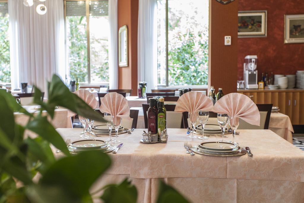 Hotel Rossini Tabiano Terme Zewnętrze zdjęcie