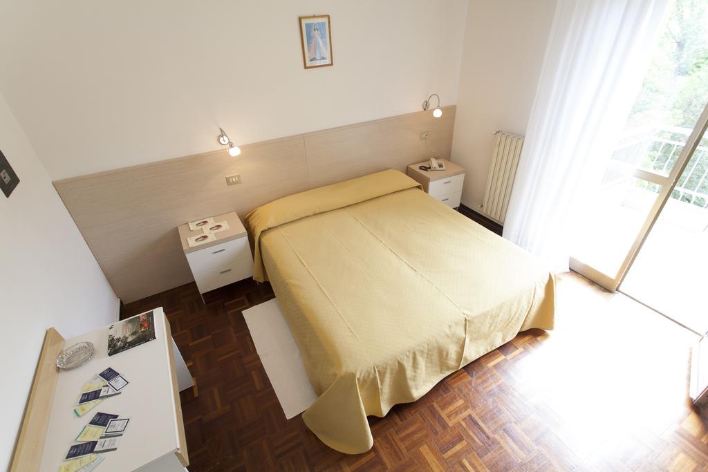 Hotel Rossini Tabiano Terme Zewnętrze zdjęcie