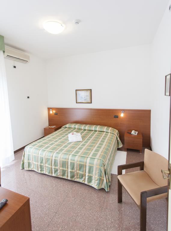Hotel Rossini Tabiano Terme Zewnętrze zdjęcie