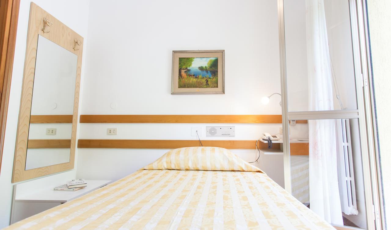 Hotel Rossini Tabiano Terme Zewnętrze zdjęcie