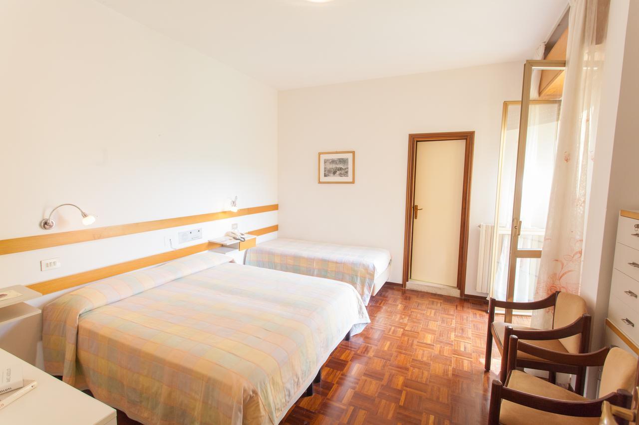 Hotel Rossini Tabiano Terme Zewnętrze zdjęcie