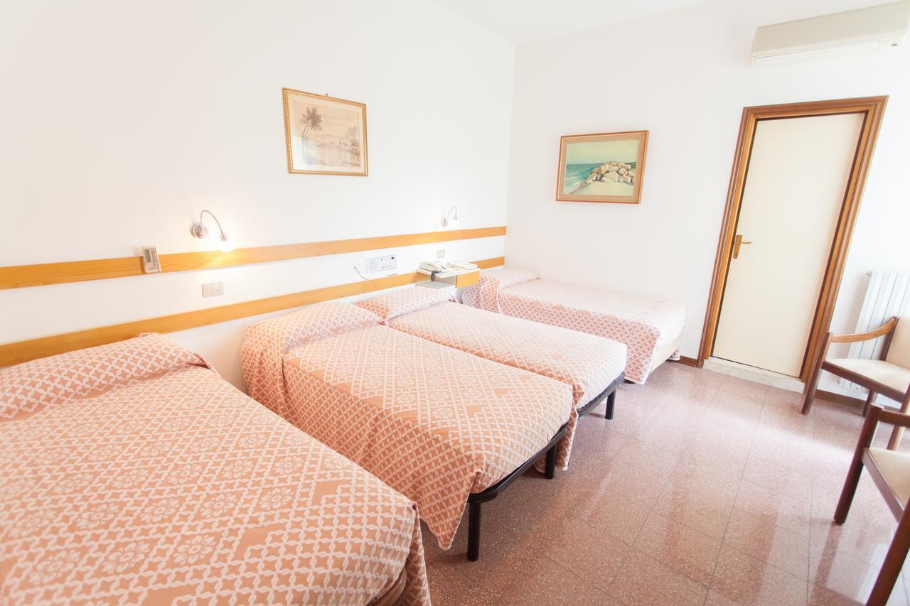 Hotel Rossini Tabiano Terme Zewnętrze zdjęcie