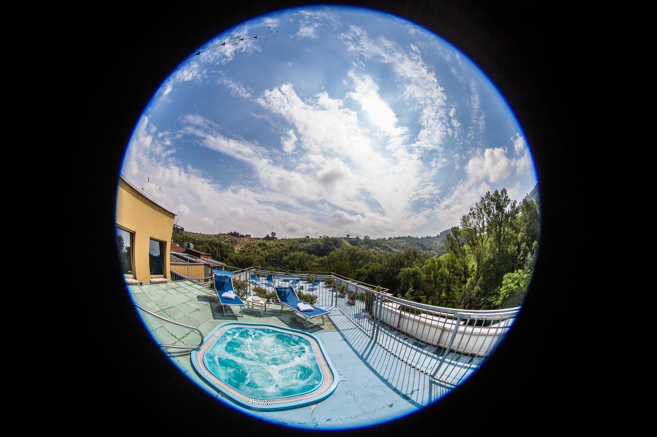 Hotel Rossini Tabiano Terme Zewnętrze zdjęcie
